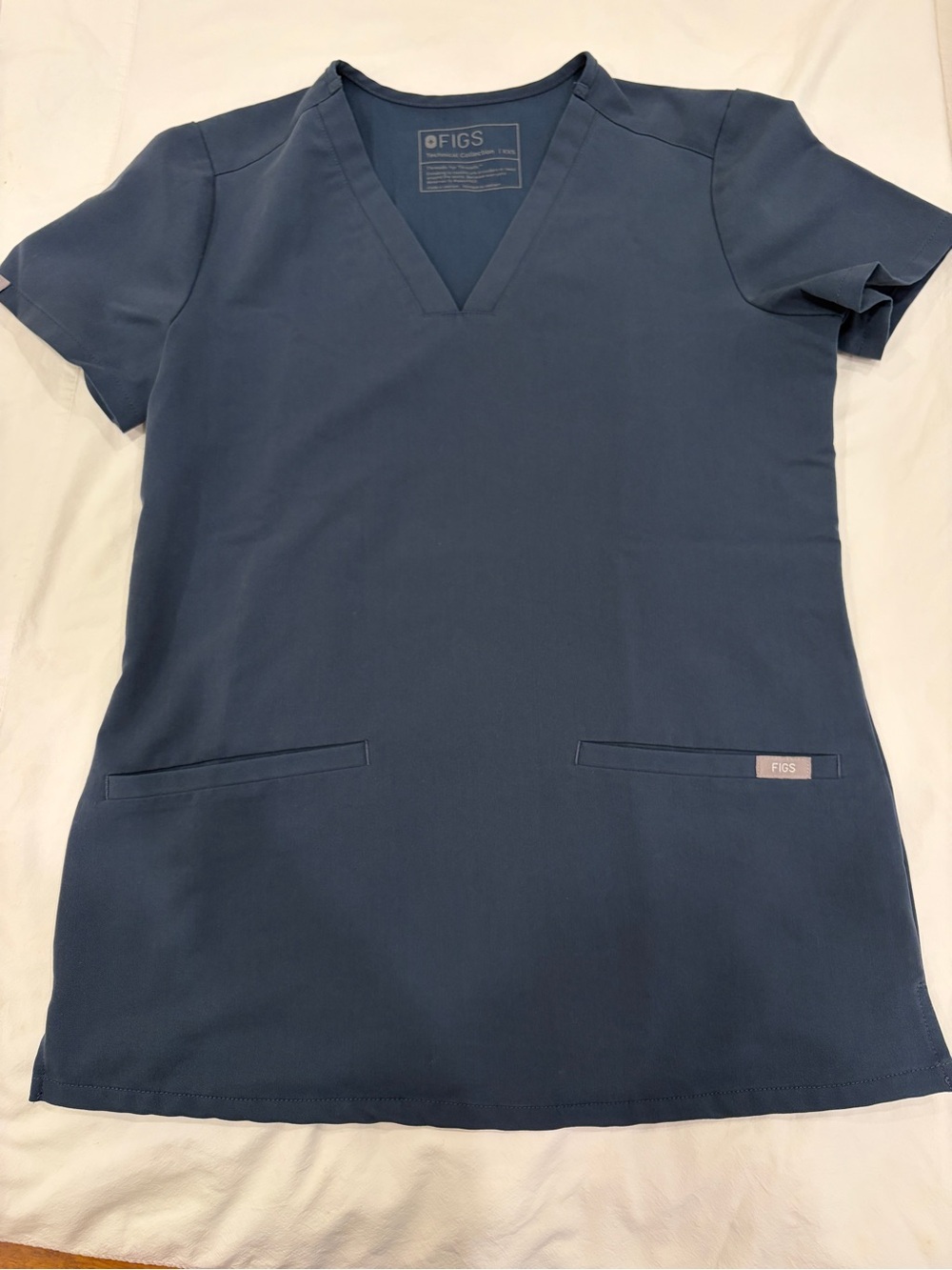 FIGS Casma Dark Harbor V-Neck Scrub Top XXS